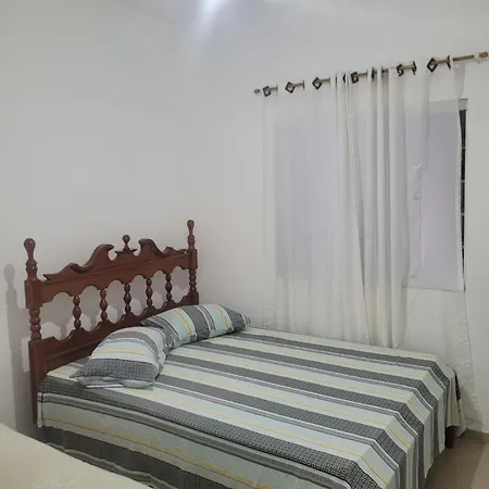 Casa Ampla Bem Localizada-2